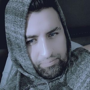 Meet your Posher, Carlos